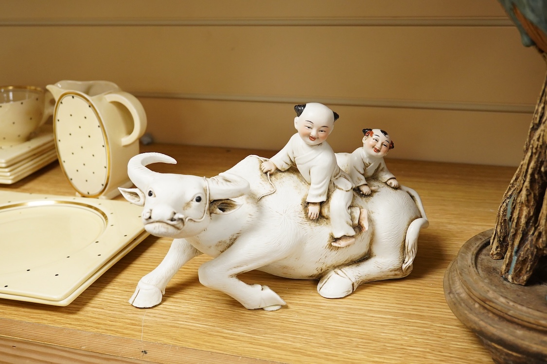 A Norris adjustable smoothing plane, stamped with Norris, London to the brass lever cap, with replacement iron, owner’s name lightly stamped to both sides of the handle, the front infill with a screw inserted down throug